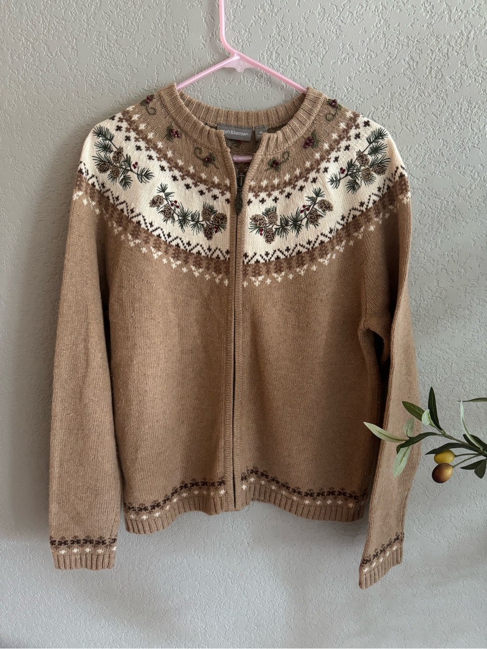 Croft & Barrow Women’s Fair Isle Pinecone Embroidered Zip Cardigan Tan M